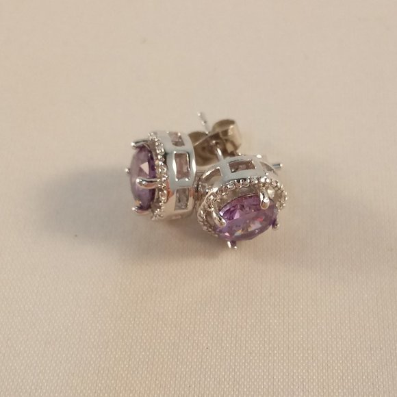 18K White Gold Filled Amethyst Purple Diamond Zircon Stud Earrings Gorgeous Gift - Picture 2 of 3